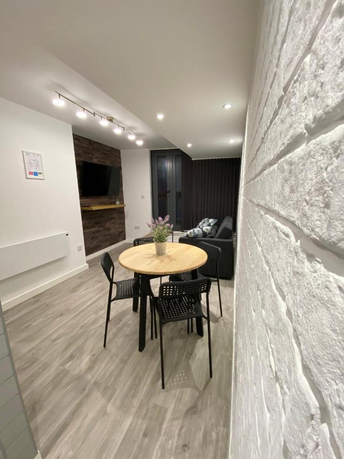 The Works - Private One Bedroom Apartment Manchester Bagian luar foto